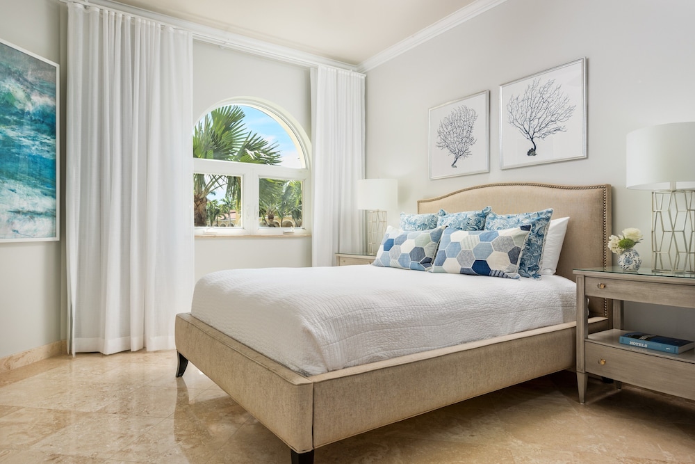 2 Bedroom Oceanfront Suite photo 3