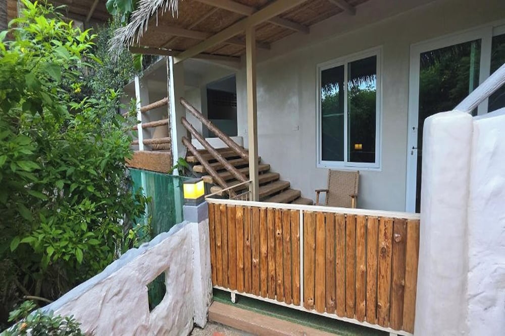Family Garden View with Plunge Pool - Photo 9