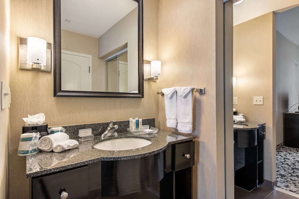 2 Bdrm Suite K/2Q with Jetted Tubs - Photo 10