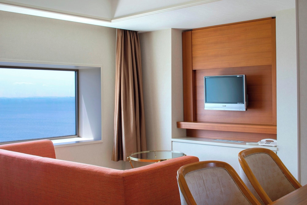 Premium Room, Multiple Beds - Photo 3