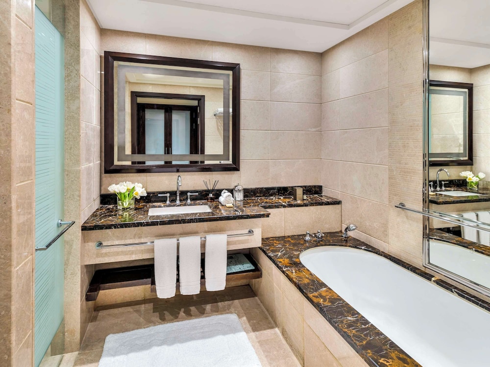 Fairmont, Twin Room, 2 Twin Beds, City View - Photo 3