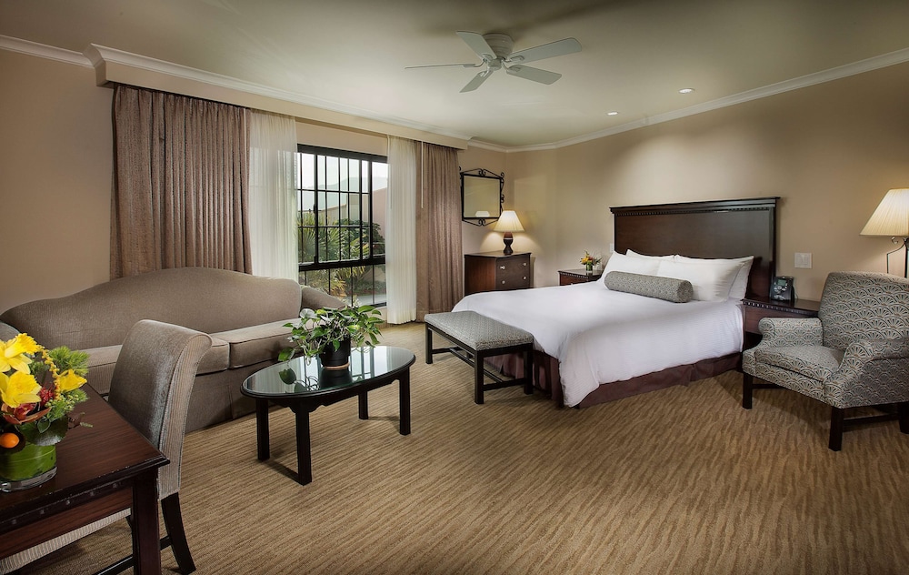 Premium Suite, 1 King Bed (Coast Premium King Junior Suite) - Photo 1