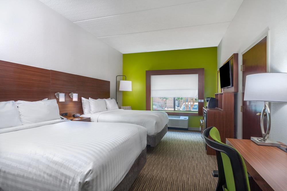 Standard Room, 2 Queen Beds, Accessible (Comm, Tub) - Photo 1