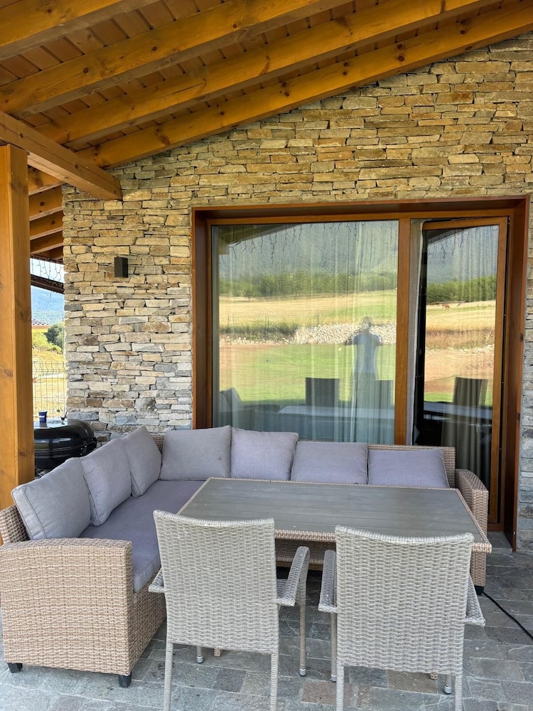Exclusive Chalet, 3 Bedrooms, Terrace, Mountain View photo 3