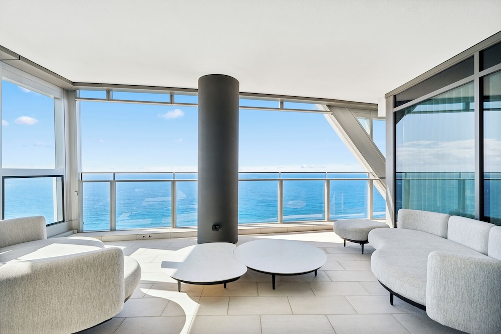 Three-Bedroom Sub Penthouse photo 2