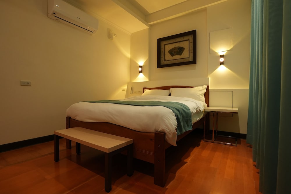 Economy Double Room (Shared Bathroom) - Photo 1