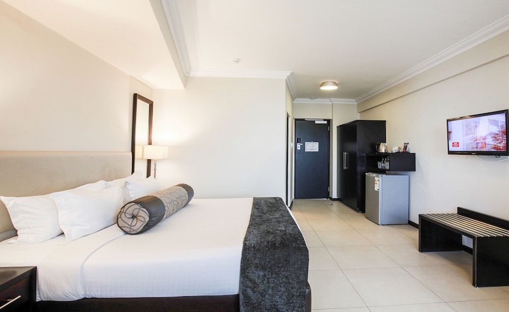Deluxe Quadruple Room – Sea Facing - Photo 3