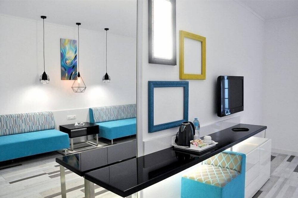 Double Room, Balcony, Park View photo 2