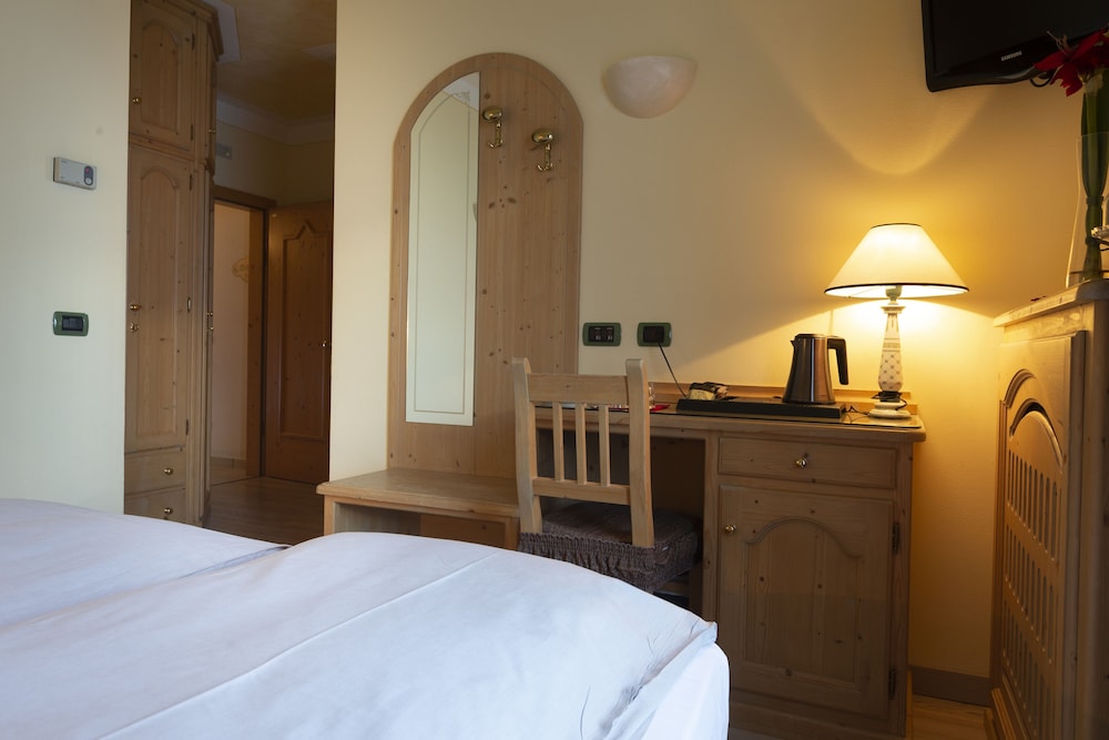 Standard Double Or Twin Room, Balcony photo 3
