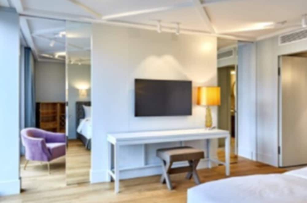 Hotel Augustin - Photo 8