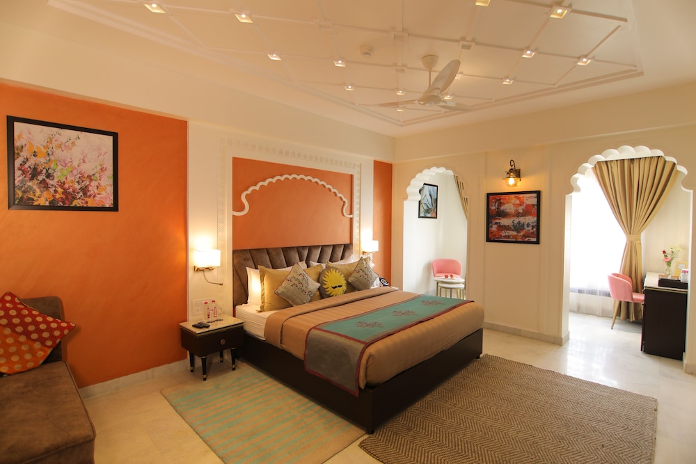 Family Room - Photo 4