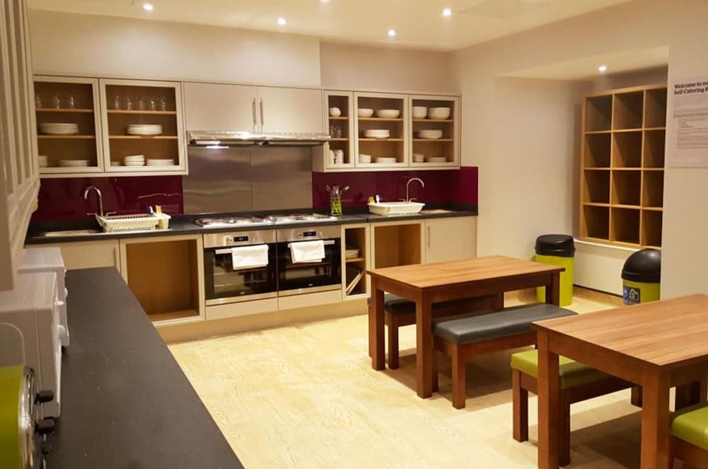 Room (6 Bed Private Ensuite) photo 2