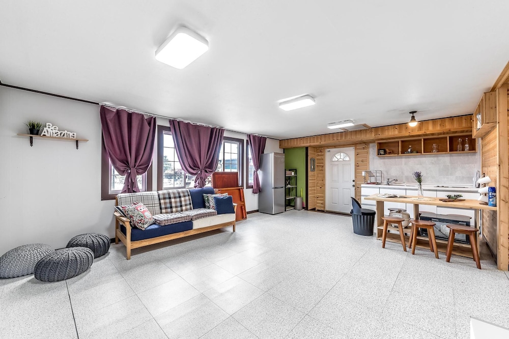 Basic Room, 1 Bedroom (heeyeori)