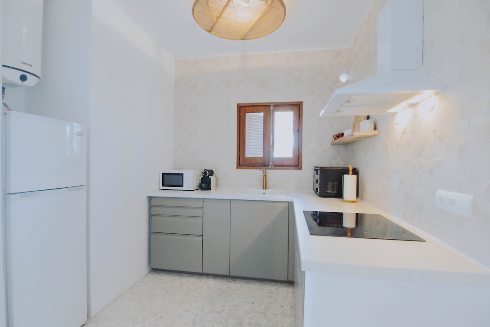 Grand Apartment, 3 Bedrooms, Balcony photo 2