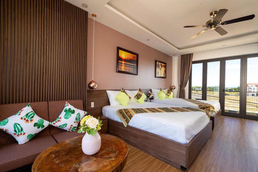 Family Suite, Balcony, City View
