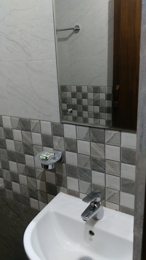 2 BHK Apartment Non AC photo 3