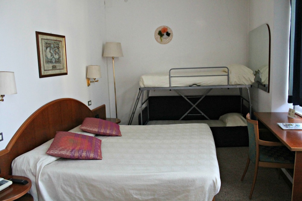 Triple Room photo 2