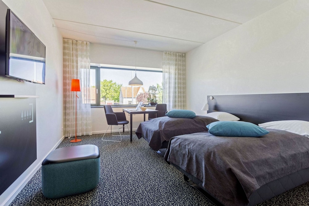 Business Twin Room, 2 Twin Beds - Photo 2