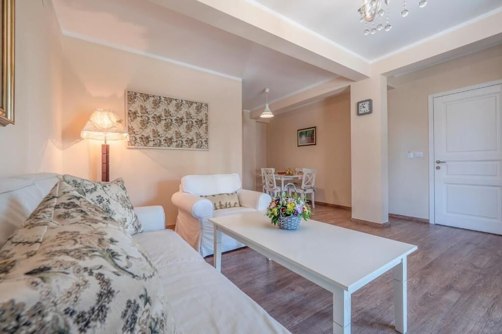 Comfort Apartment (10) - Photo 7