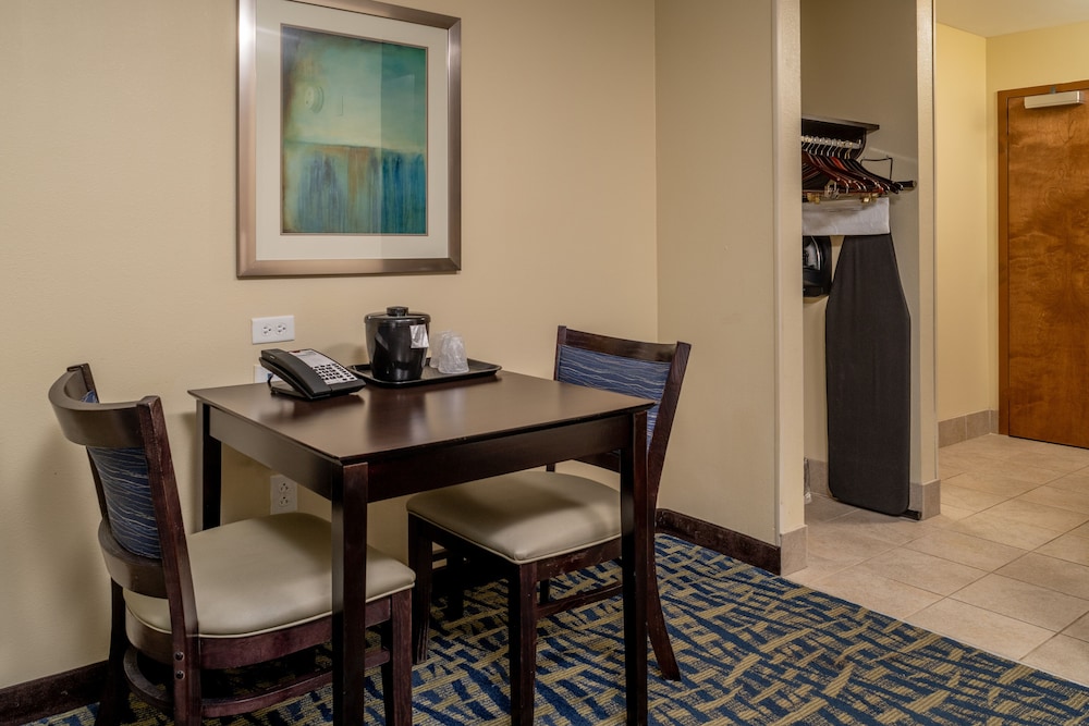 Suite, 2 Queen Beds, Accessible (Communications, Mobility, Access Tub) photo 3