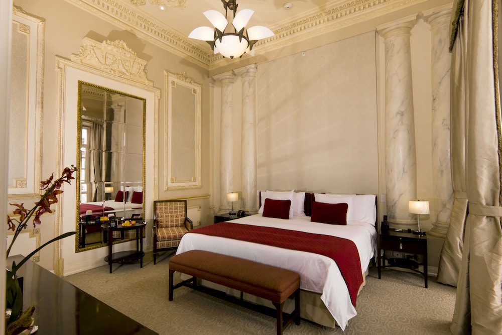 Superior Room, 1 King Bed photo 3