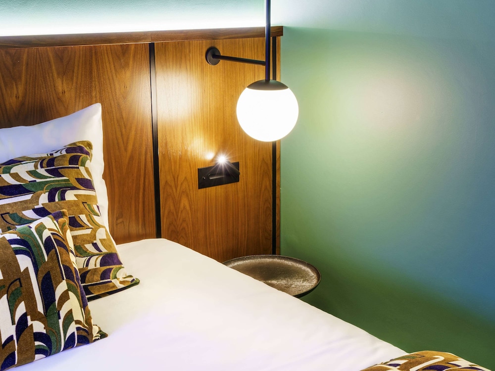 Executive Room, 1 King Bed, Bathtub photo 3