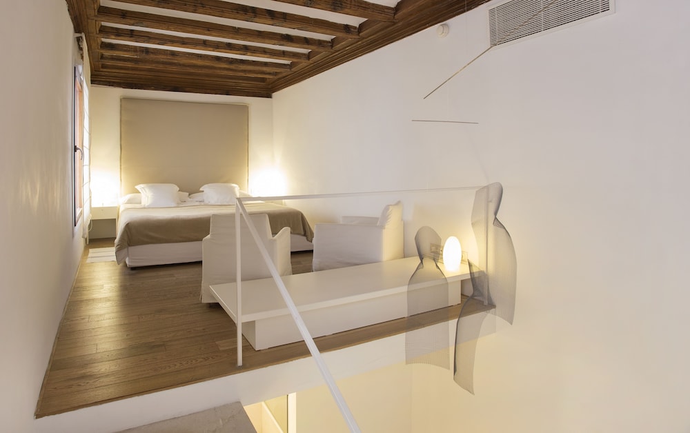Deluxe Double Room - Photo 3