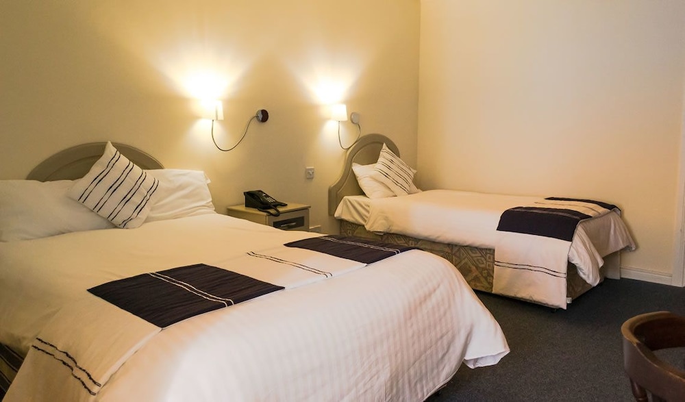 Standard Double or Twin Room - Photo 1