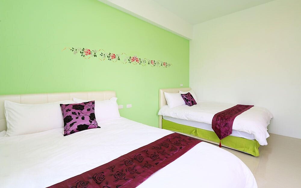 Classic Quadruple Room, 2 Double Beds, Non Smoking photo 1