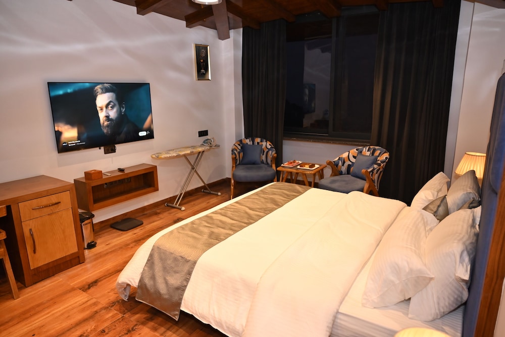 Family Room photo 1