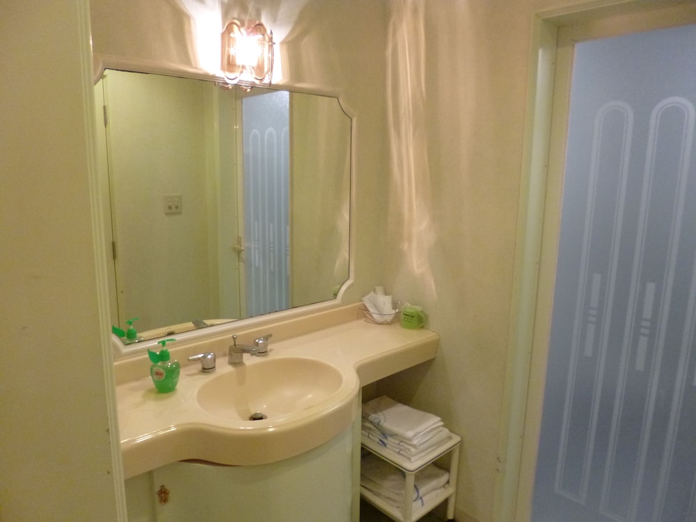 Economy Double Room photo 3
