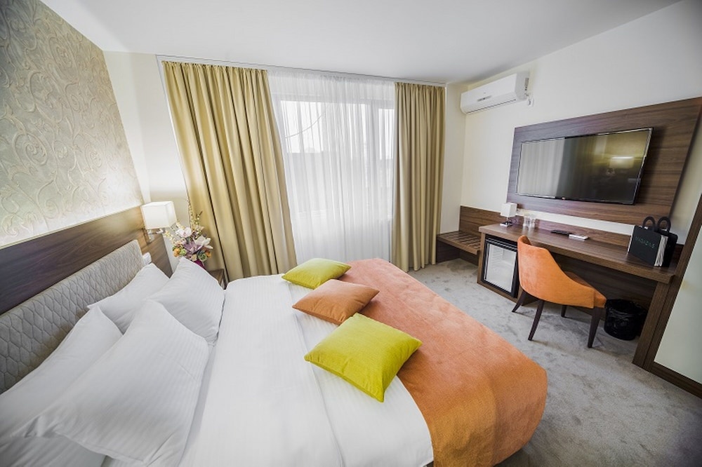 Standard Double or Twin Room photo 1