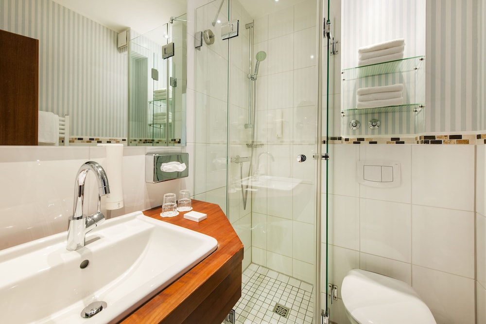 Classic Double Room Single Use photo 3