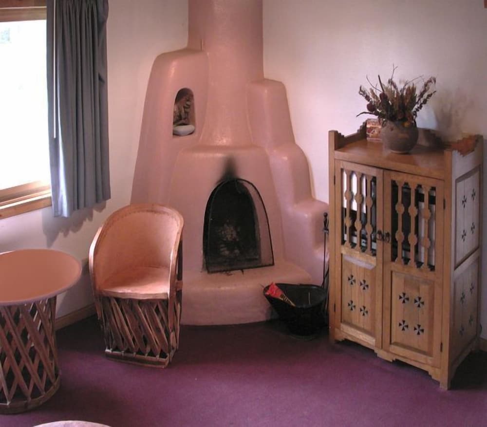 Suite, 1 Queen Bed photo 1