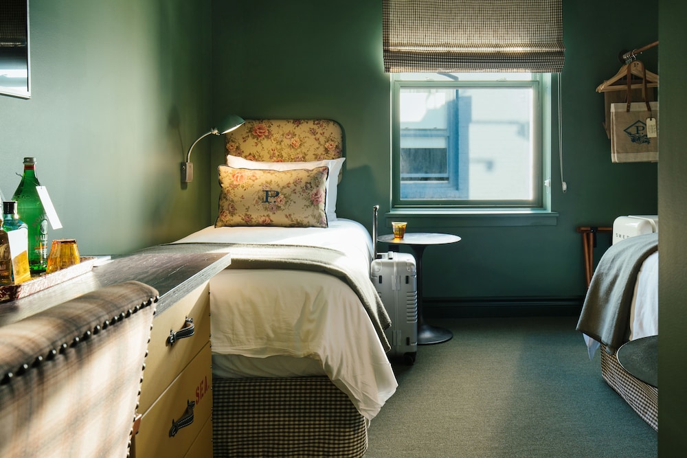 Deluxe Room, 2 Twin Beds (The Twin)