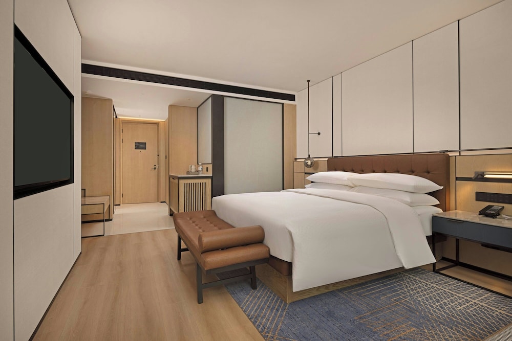 Room, 1 King Bed, City View