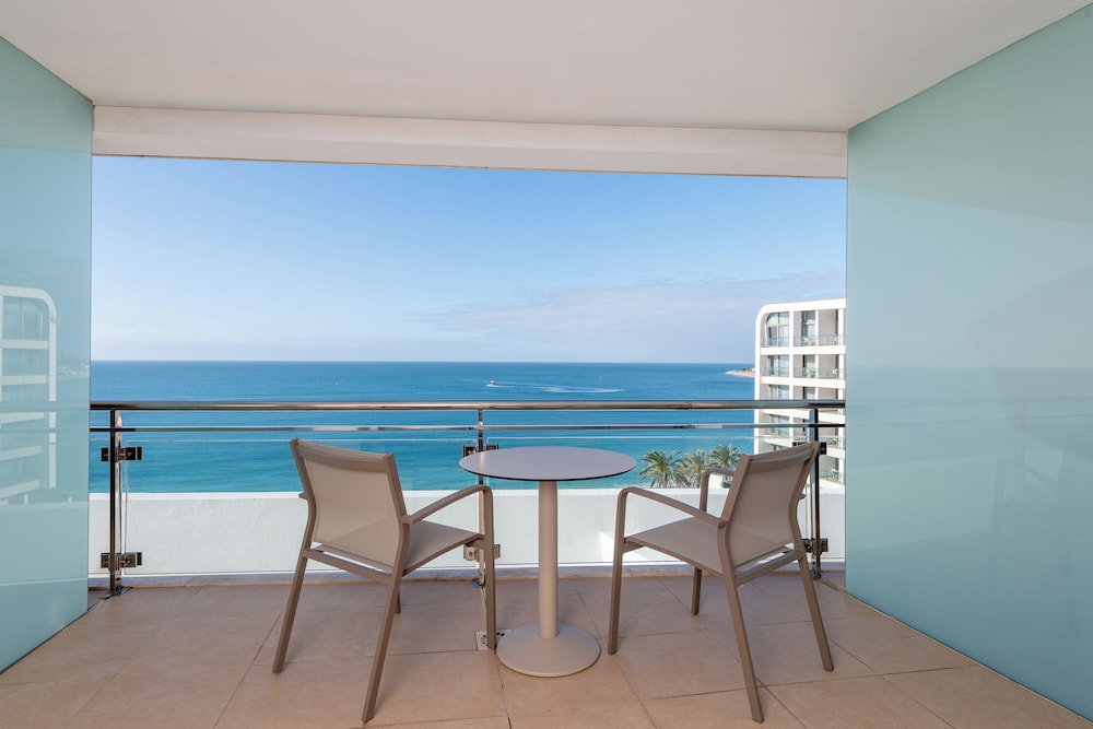 Premium Deluxe Room, Ocean View - Photo 2