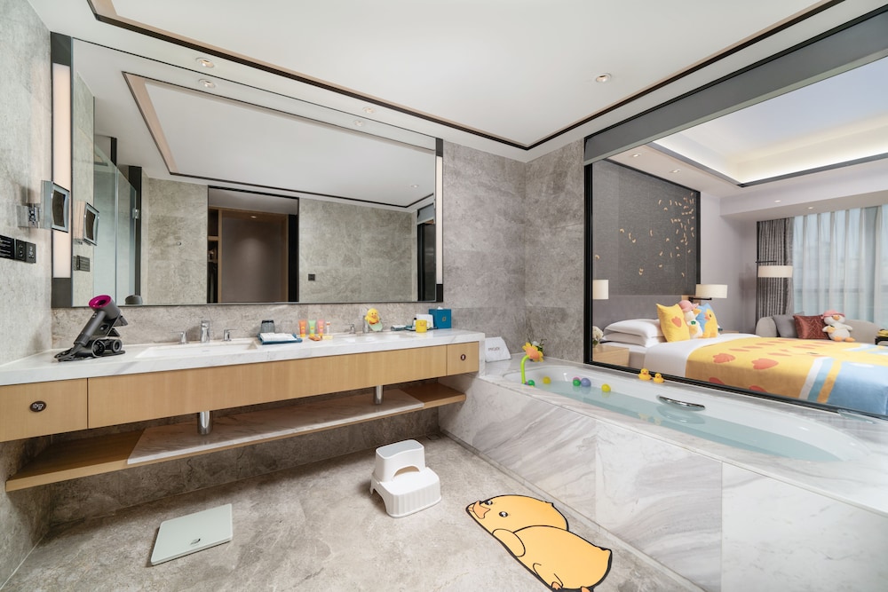 Luxury Double Room, 1 King Bed photo 3