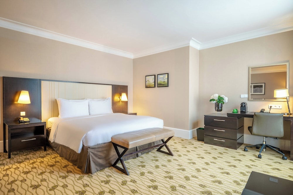Executive Suite, 1 King Bed - Photo 6