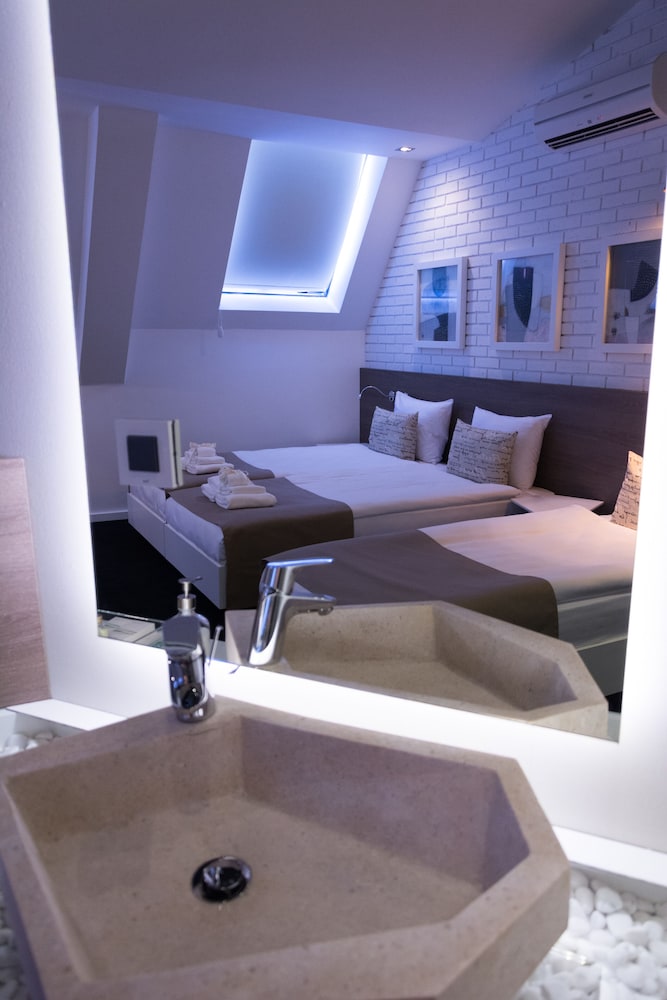 Triple Room - Photo 3