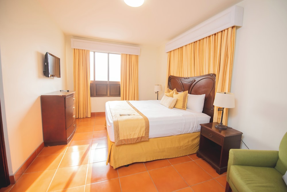 Executive Suite, 2 Bedrooms, Kitchenette