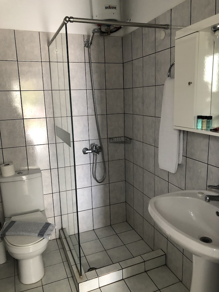 Two-Bedroom Apartment Ground Level photo 2