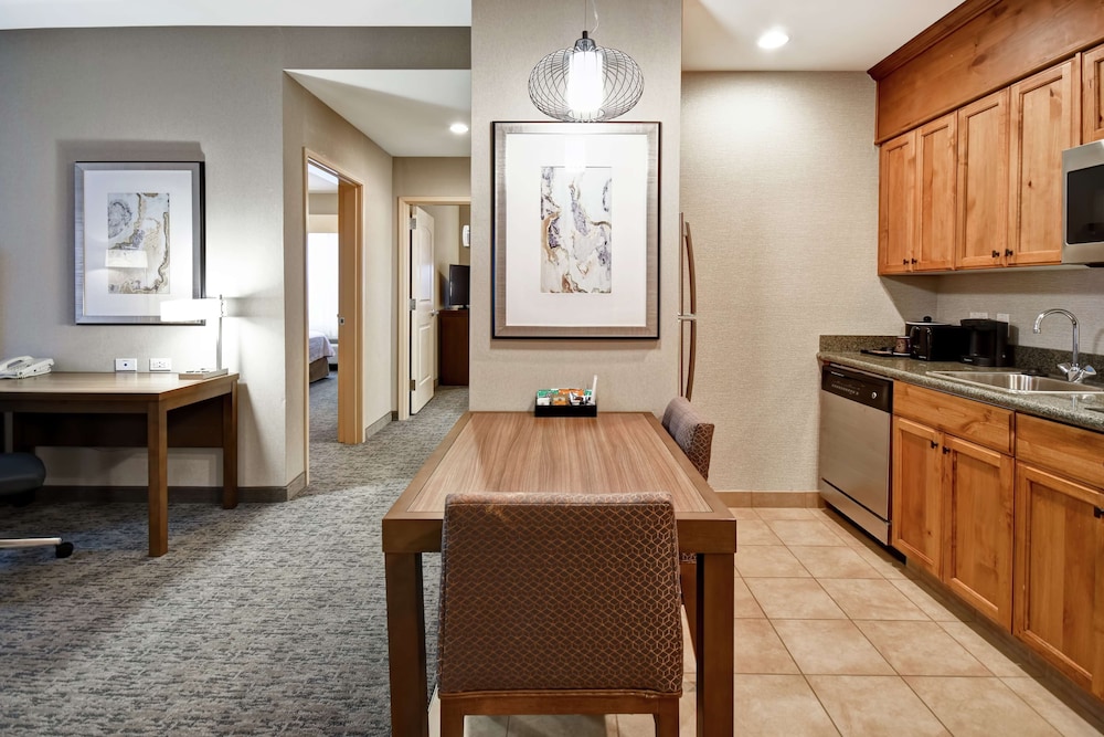 Two Bedroom Suite, Two King and One Sofa Bed, Non-Smoking - Photo 5