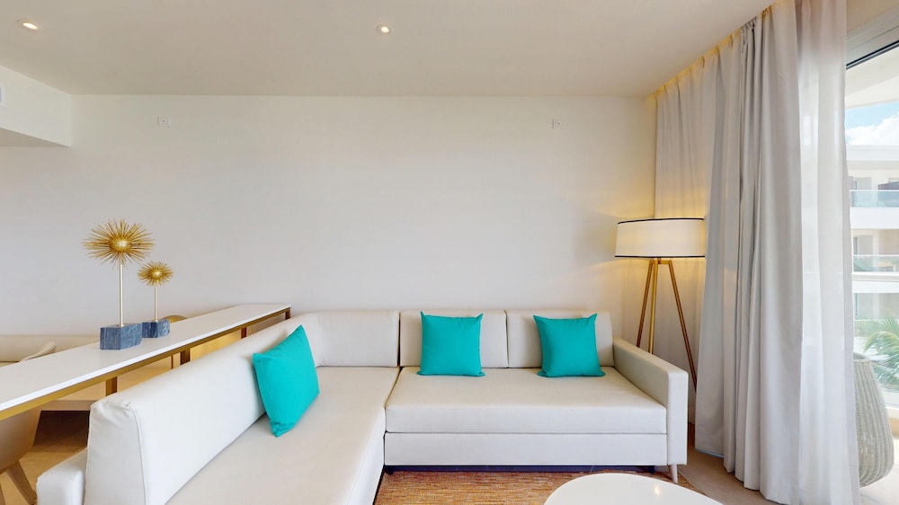 Princess Luxury Junior Suite with Hydromassage - Photo 1