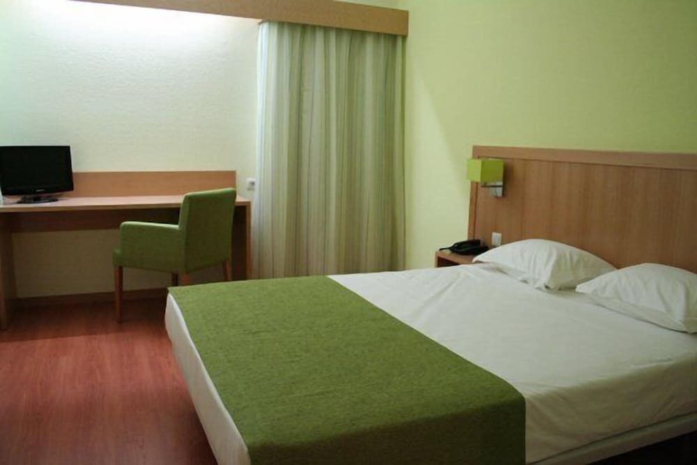 Standard Double or Twin Room photo 1