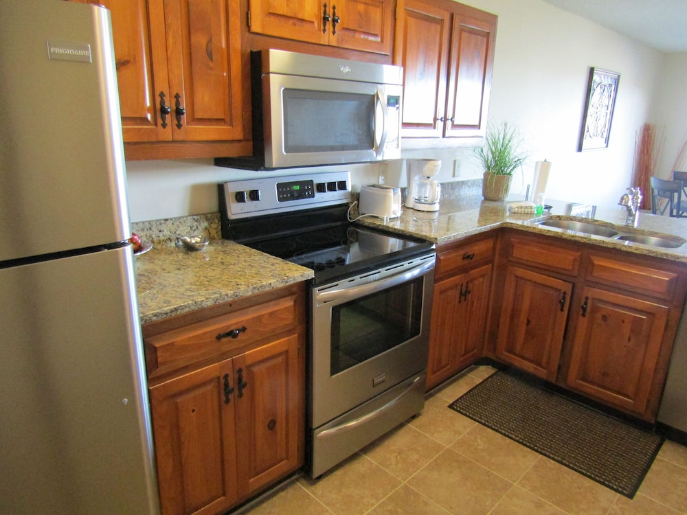 Condo, 1 Bedroom photo 2