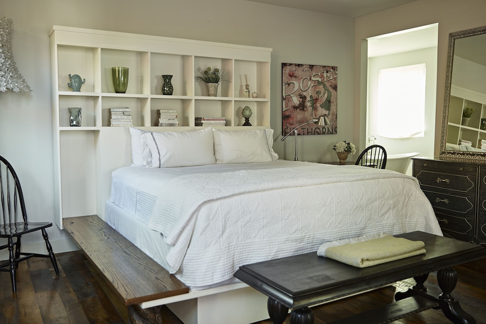 Signature Double Room, Ensuite, Pool View (Penthouse) photo 2
