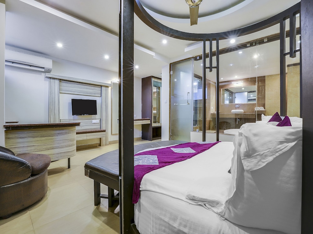 Grandeur Maharaja with Couple Jacuzzi Bathtub photo 2