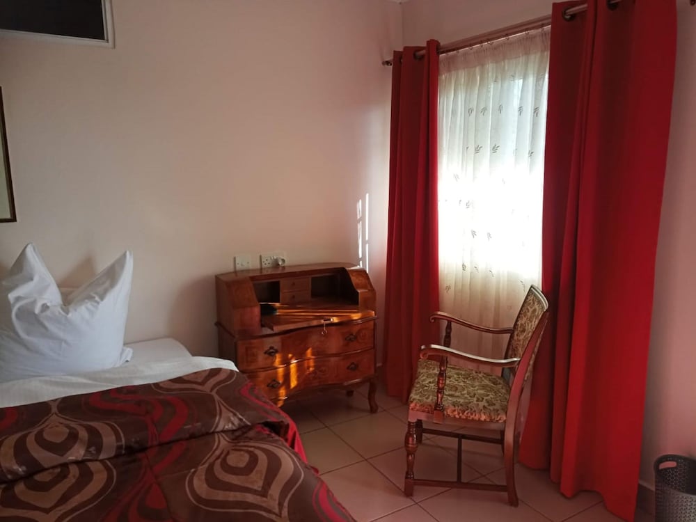 Standard Room photo 2