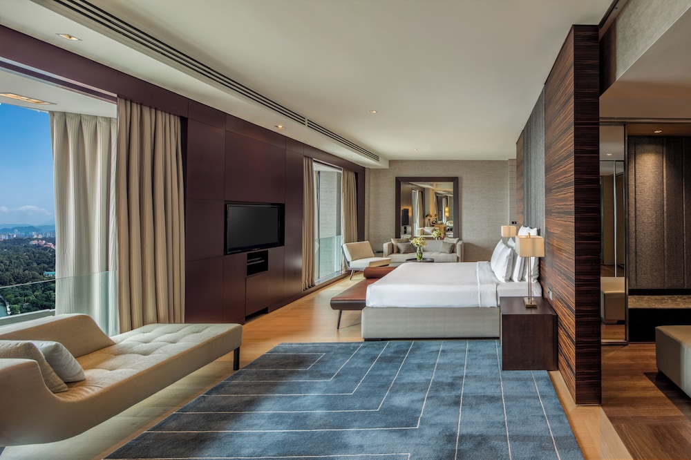 Penthouse, Club Lounge Access